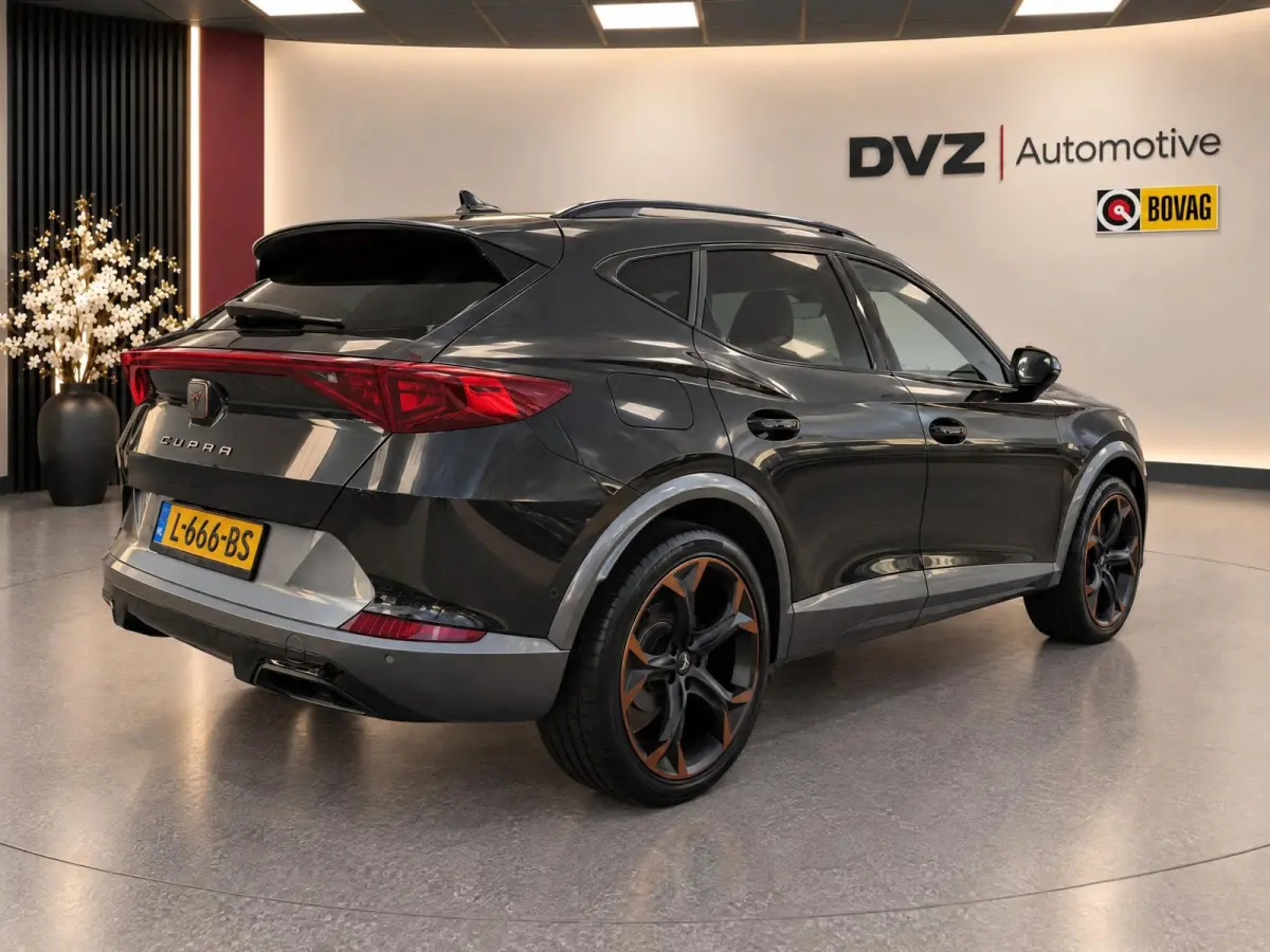 1.4 e-Hybrid Business | 19" LMV Copper | Camera | ACC | Sfeer