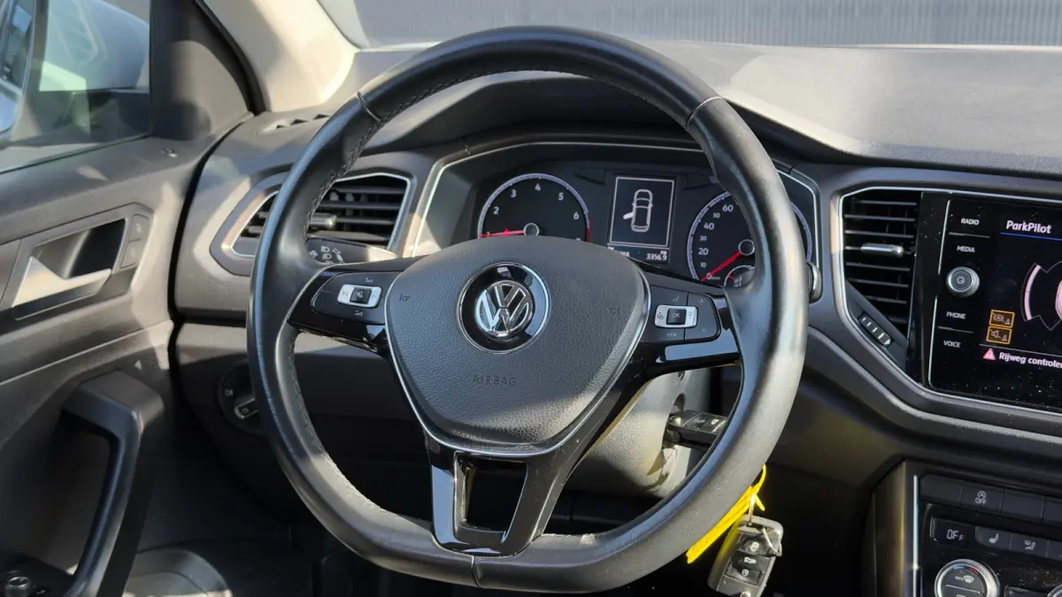 115pk 1.0 TSI Life Business | Carplay | Stoelverwarming | Airco | Navigatie | 17" |