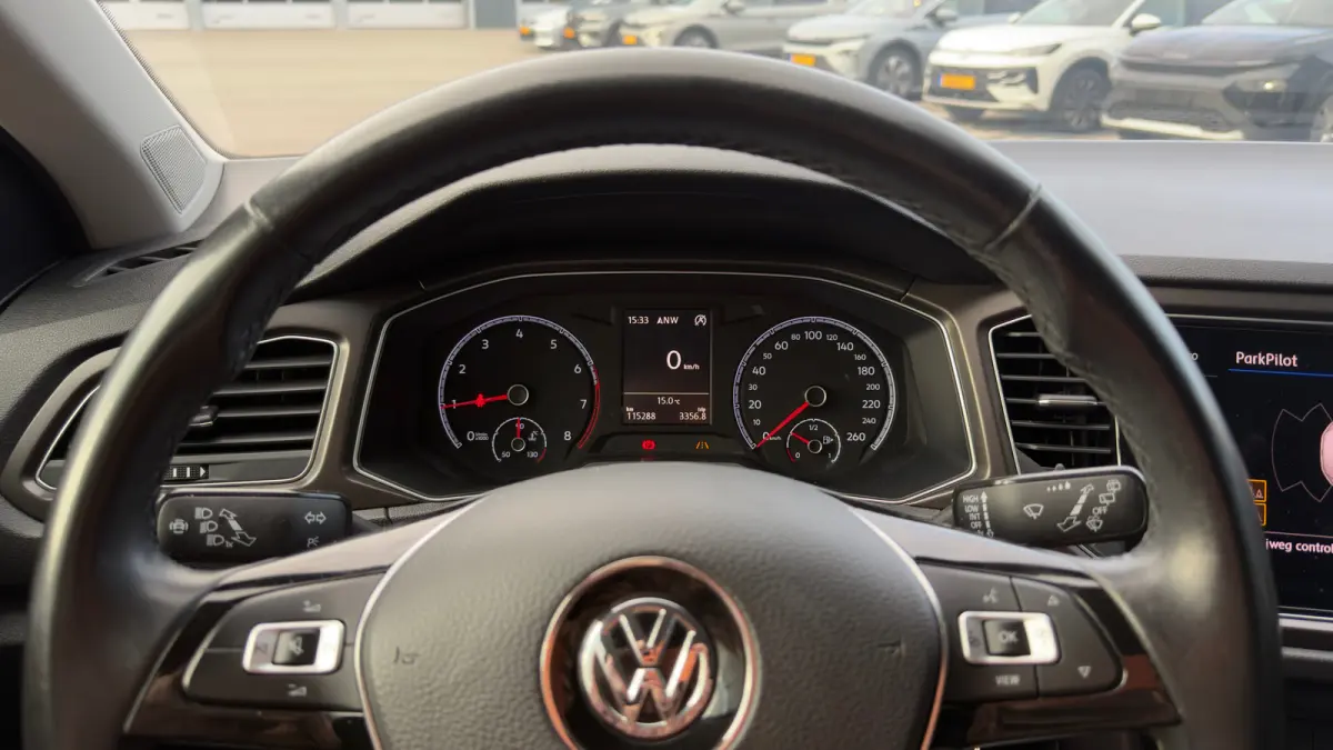 115pk 1.0 TSI Life Business | Carplay | Stoelverwarming | Airco | Navigatie | 17" |