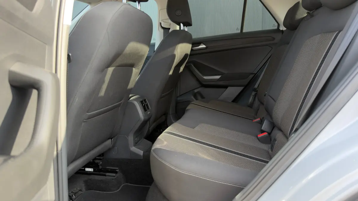 115pk 1.0 TSI Life Business | Carplay | Stoelverwarming | Airco | Navigatie | 17" |