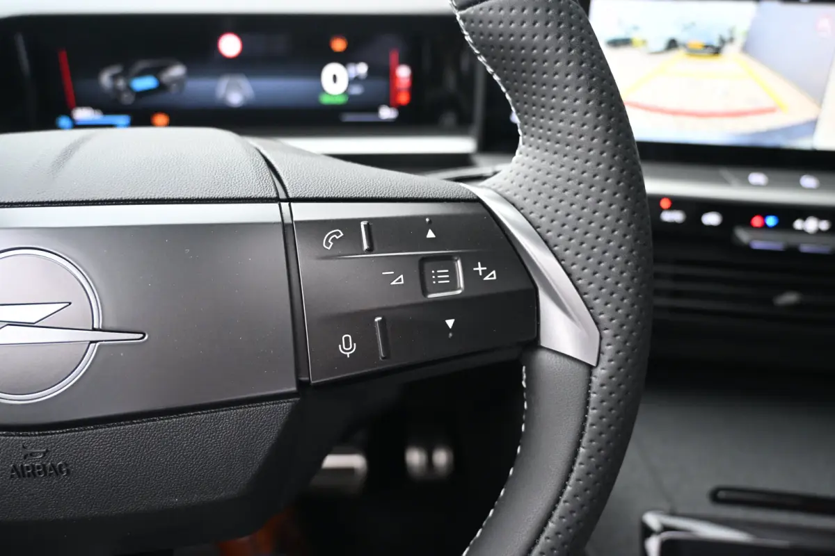 Ultimate AWD 73 kWh 325pk Tot 8 Jaar Garantie! | Vol-Leder | LED-Matrix | Stoelmassage | Stuur/Stoelverwarming | Adaptive Cruise | Elektr. Achterklep | !!