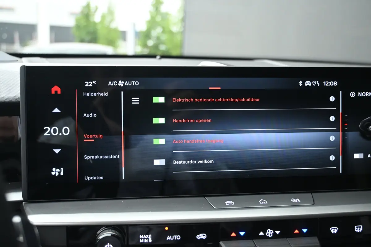 Ultimate AWD 73 kWh 325pk Tot 8 Jaar Garantie! | Vol-Leder | LED-Matrix | Stoelmassage | Stuur/Stoelverwarming | Adaptive Cruise | Elektr. Achterklep | !!