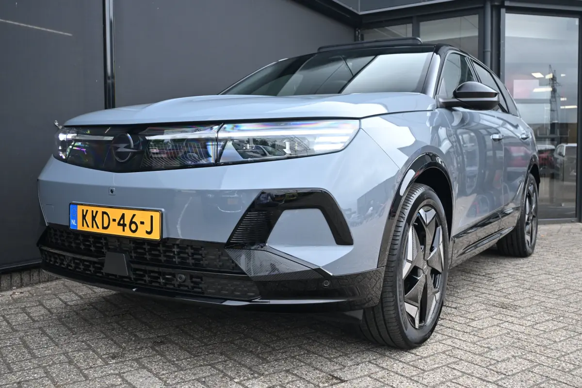 Ultimate AWD 73 kWh 325pk Tot 8 Jaar Garantie! | Vol-Leder | LED-Matrix | Stoelmassage | Stuur/Stoelverwarming | Adaptive Cruise | Elektr. Achterklep | !!