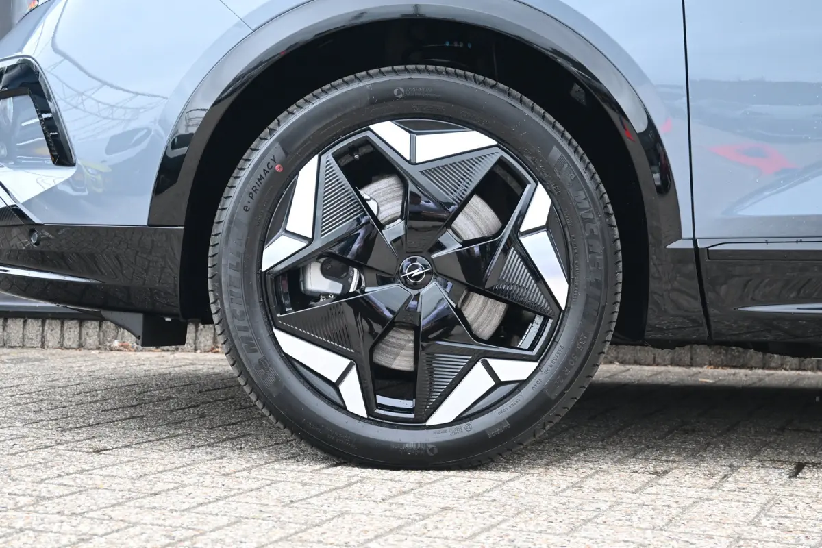 Ultimate AWD 73 kWh 325pk Tot 8 Jaar Garantie! | Vol-Leder | LED-Matrix | Stoelmassage | Stuur/Stoelverwarming | Adaptive Cruise | Elektr. Achterklep | !!