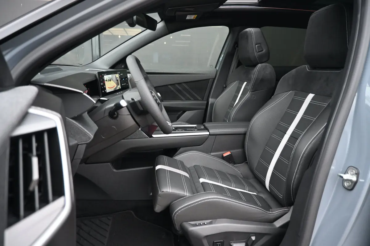 Ultimate AWD 73 kWh 325pk Tot 8 Jaar Garantie! | Vol-Leder | LED-Matrix | Stoelmassage | Stuur/Stoelverwarming | Adaptive Cruise | Elektr. Achterklep | !!
