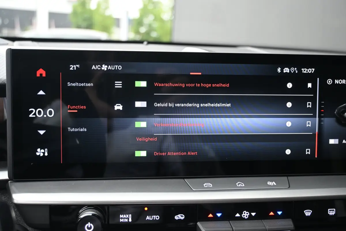Ultimate AWD 73 kWh 325pk Tot 8 Jaar Garantie! | Vol-Leder | LED-Matrix | Stoelmassage | Stuur/Stoelverwarming | Adaptive Cruise | Elektr. Achterklep | !!