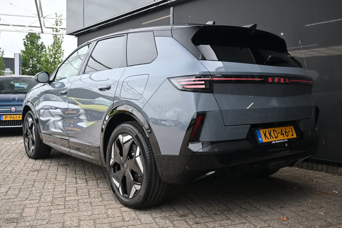 Ultimate AWD 73 kWh 325pk Tot 8 Jaar Garantie! | Vol-Leder | LED-Matrix | Stoelmassage | Stuur/Stoelverwarming | Adaptive Cruise | Elektr. Achterklep | !!