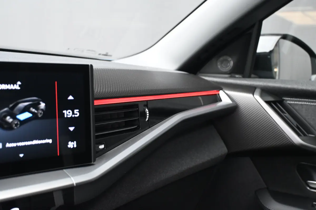 Ultimate AWD 73 kWh 325pk Tot 8 Jaar Garantie! | Vol-Leder | LED-Matrix | Stoelmassage | Stuur/Stoelverwarming | Adaptive Cruise | Elektr. Achterklep | !!
