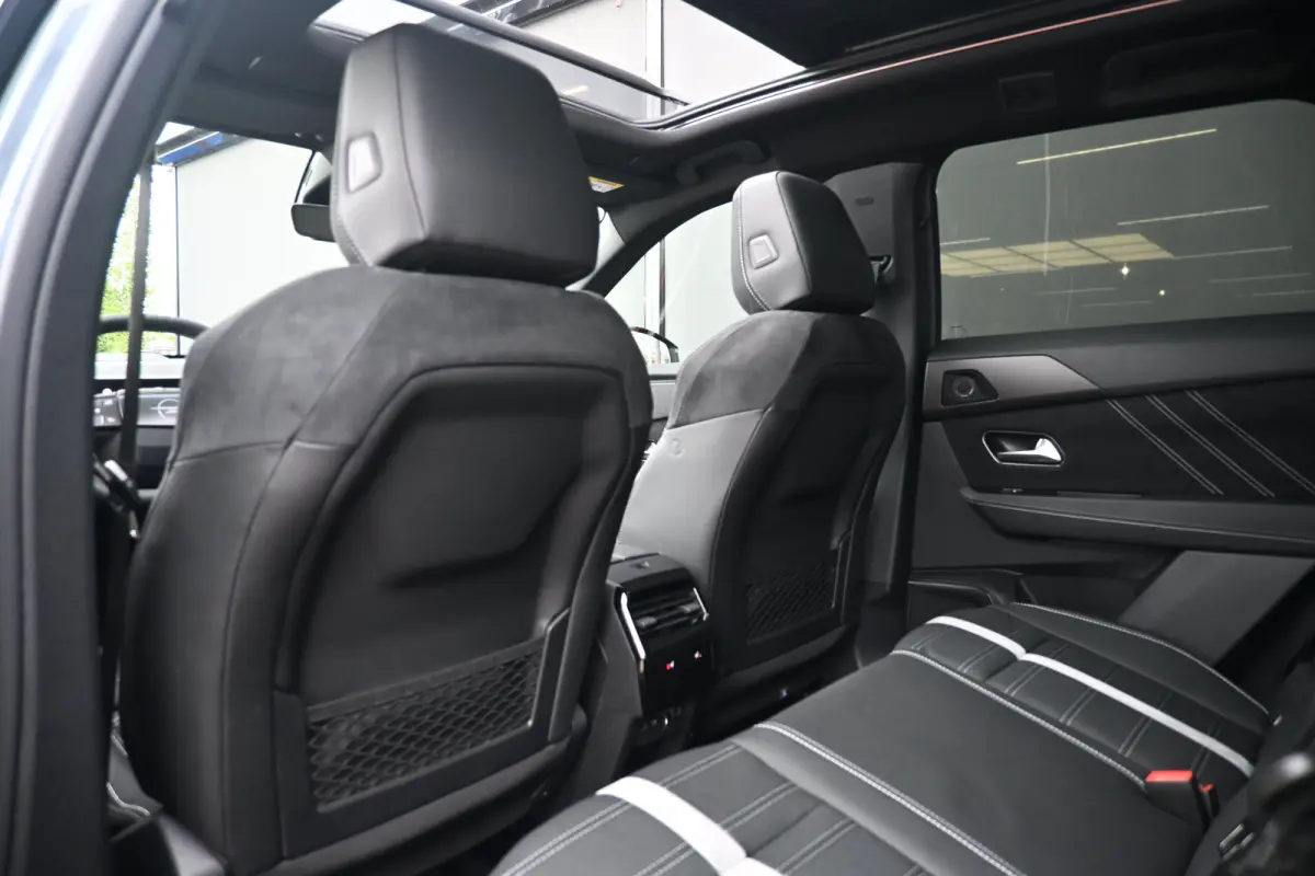 Ultimate AWD 73 kWh 325pk Tot 8 Jaar Garantie! | Vol-Leder | LED-Matrix | Stoelmassage | Stuur/Stoelverwarming | Adaptive Cruise | Elektr. Achterklep | !!