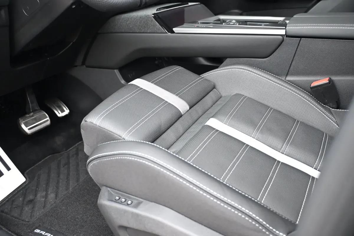 Ultimate AWD 73 kWh 325pk Tot 8 Jaar Garantie! | Vol-Leder | LED-Matrix | Stoelmassage | Stuur/Stoelverwarming | Adaptive Cruise | Elektr. Achterklep | !!