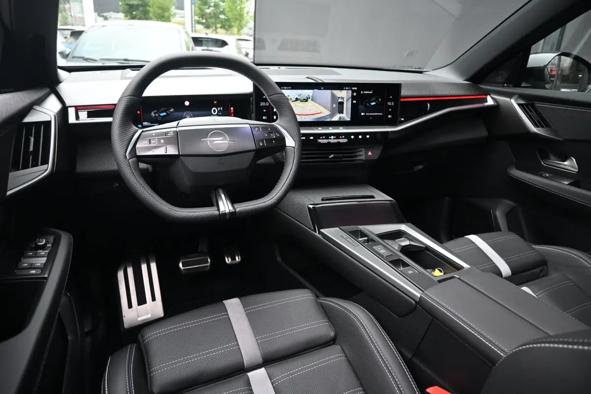 Ultimate AWD 73 kWh 325pk Tot 8 Jaar Garantie! | Vol-Leder | LED-Matrix | Stoelmassage | Stuur/Stoelverwarming | Adaptive Cruise | Elektr. Achterklep | !!