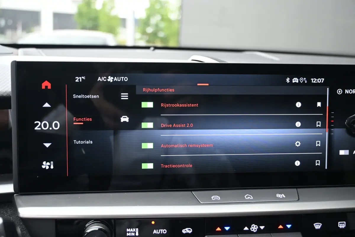 Ultimate AWD 73 kWh 325pk Tot 8 Jaar Garantie! | Vol-Leder | LED-Matrix | Stoelmassage | Stuur/Stoelverwarming | Adaptive Cruise | Elektr. Achterklep | !!