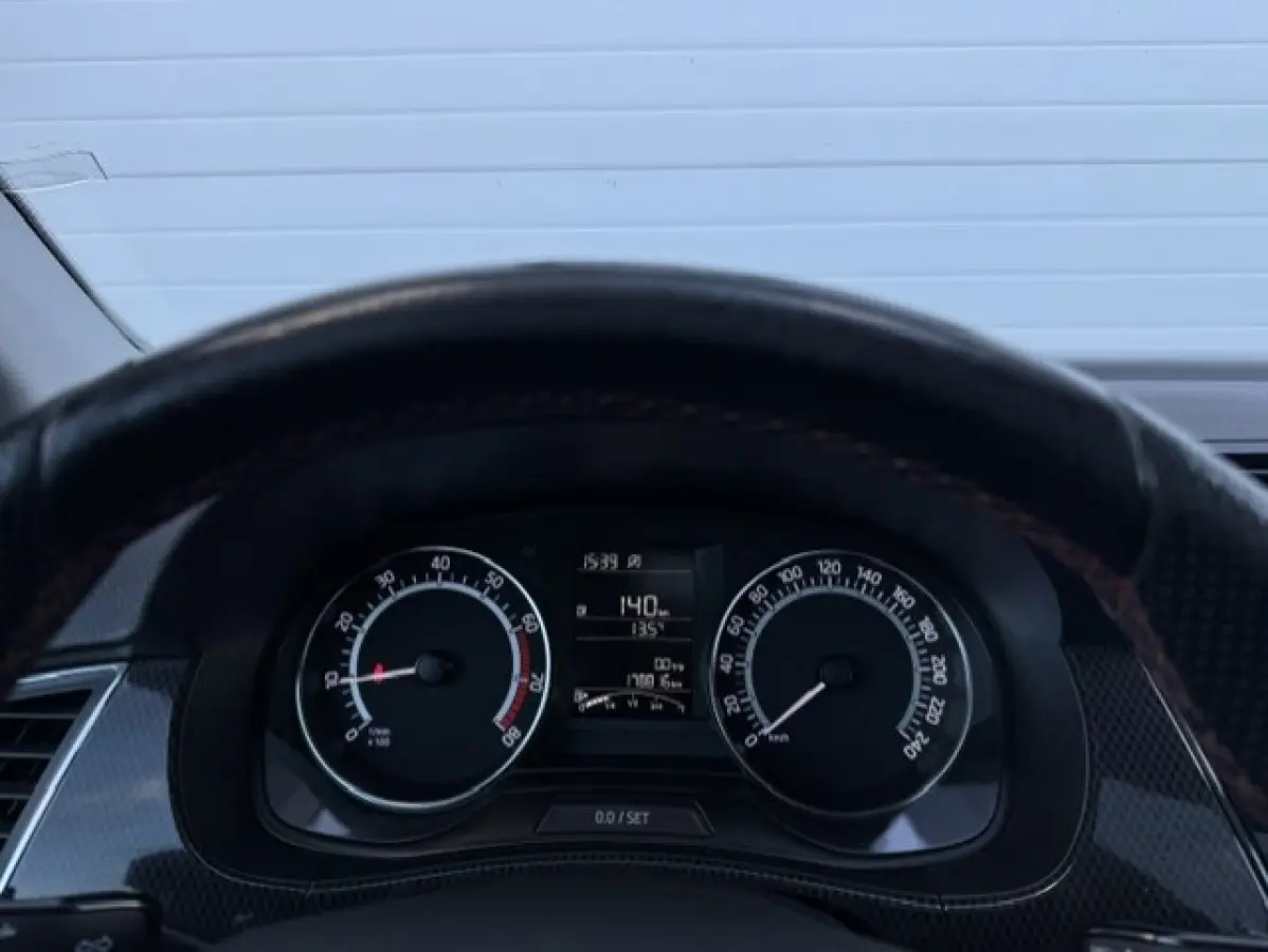 1.0 TSI Monte Carlo -LED-Stoelverwarming-Climate-Panorama dak - Sportstoelen - Parkeersensoren - 12 maanden garantie