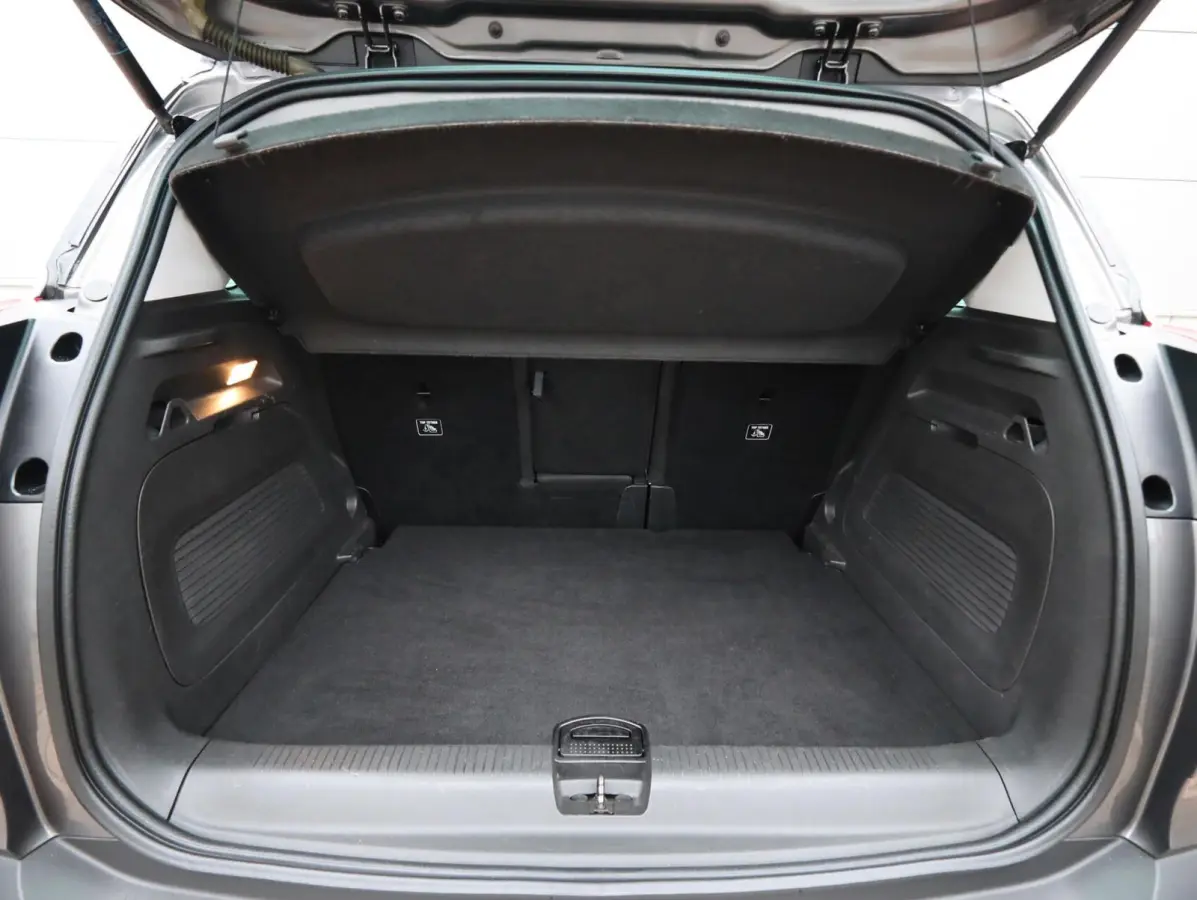 1.2 Turbo 120 Jaar (Vol-Opties!) NL-auto