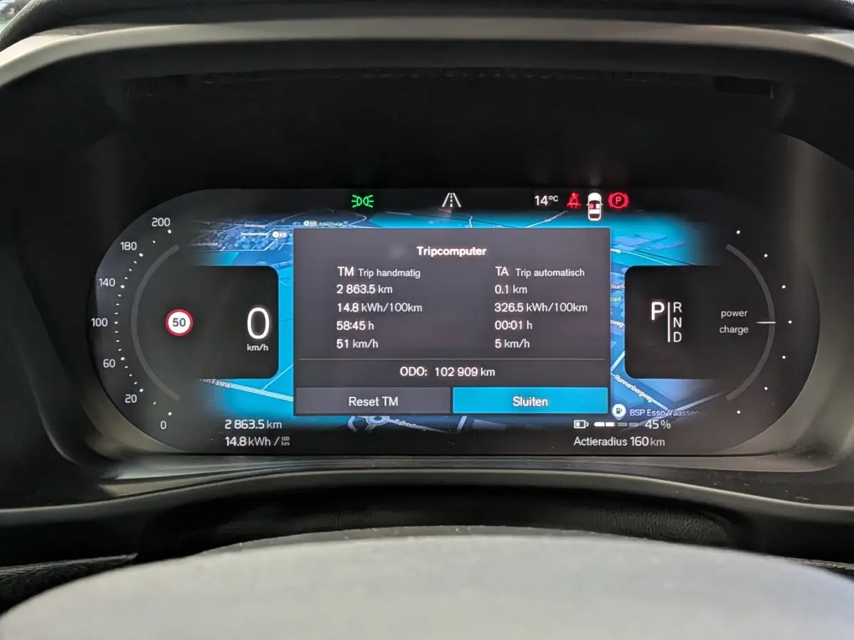 Recharge Core 69 kWh | Panorama dak | Stoel- Stuurverwarming | Warmtepomp | Keyless | Apple Carplay/Android Auto | Achteruitrijcamera | Apple Carplay/Android Auto|telefoonintegratie premium 