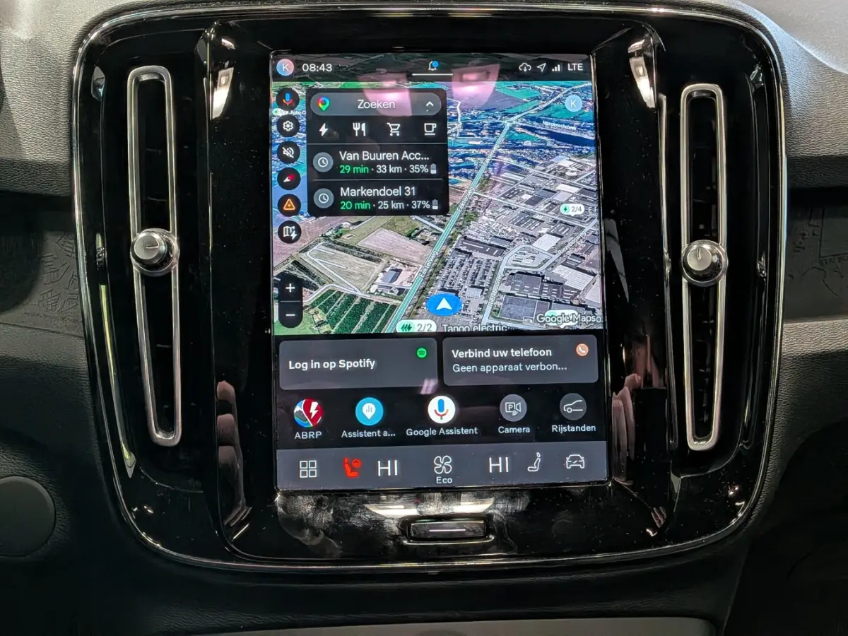 Recharge Core 69 kWh | Panorama dak | Stoel- Stuurverwarming | Warmtepomp | Keyless | Apple Carplay/Android Auto | Achteruitrijcamera | Apple Carplay/Android Auto|telefoonintegratie premium 