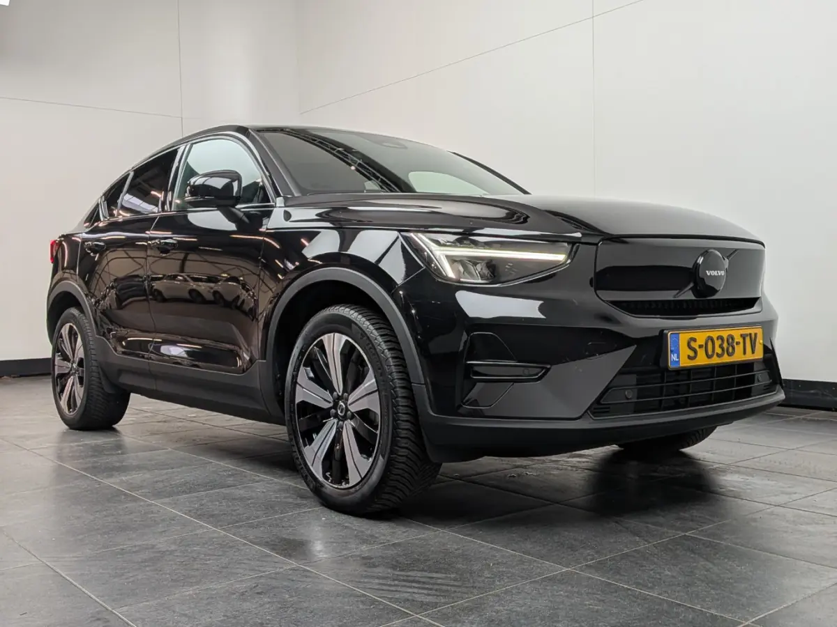Recharge Core 69 kWh | Panorama dak | Stoel- Stuurverwarming | Warmtepomp | Keyless | Apple Carplay/Android Auto | Achteruitrijcamera | Apple Carplay/Android Auto|telefoonintegratie premium 