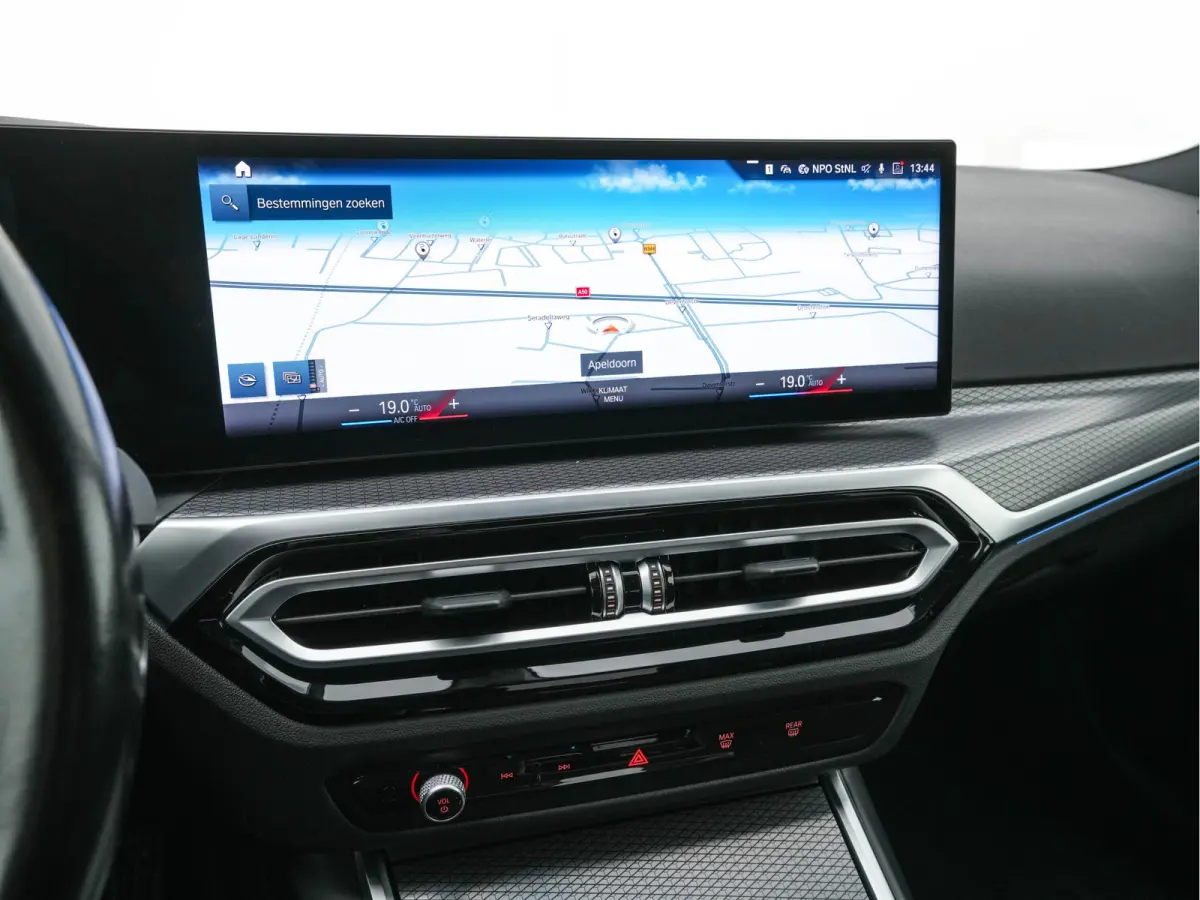 320e M-Sportpack (Plug-in) (INCL.BTW) *LEATHER-MICROFIBRE | FULL-LED | SPORTSEATS | WIDESCREEN-DIGI-COCKPIT | AMBIENT-LIGHT | DAB+ | PRIVACY-GLASS | NAVI-FULLMAP | ECC | PDC | 18''ALU*