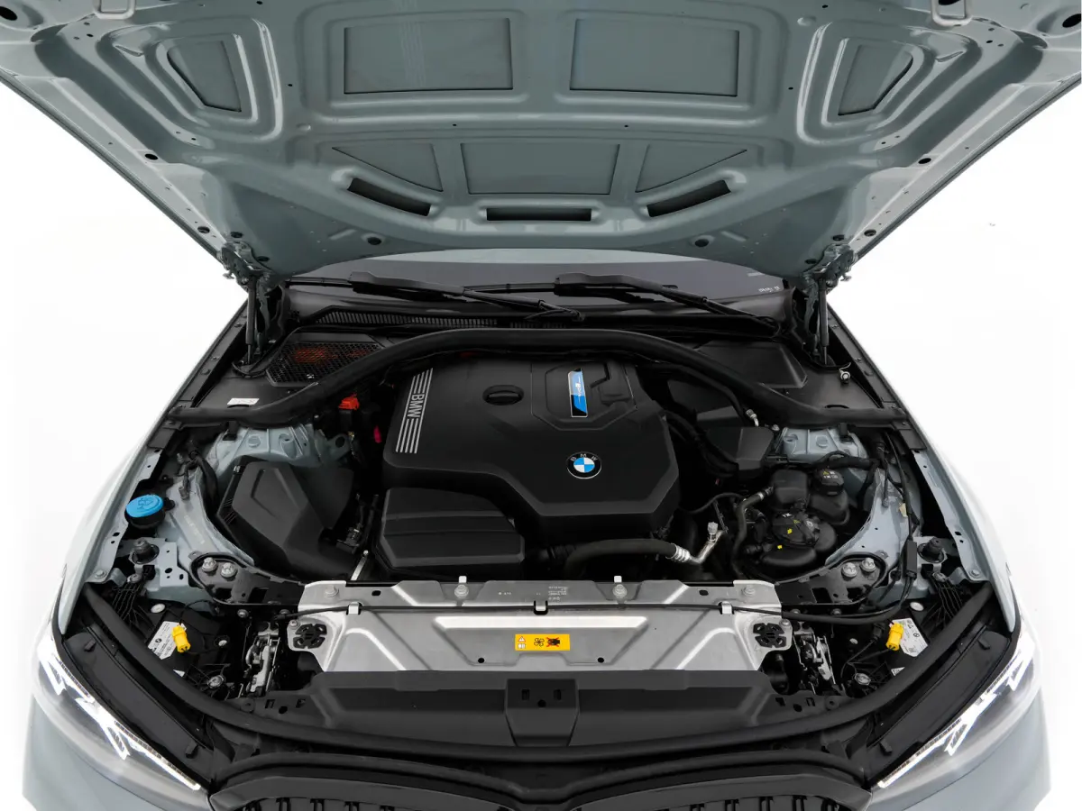 320e M-Sportpack (Plug-in) (INCL.BTW) *LEATHER-MICROFIBRE | FULL-LED | SPORTSEATS | WIDESCREEN-DIGI-COCKPIT | AMBIENT-LIGHT | DAB+ | PRIVACY-GLASS | NAVI-FULLMAP | ECC | PDC | 18''ALU*