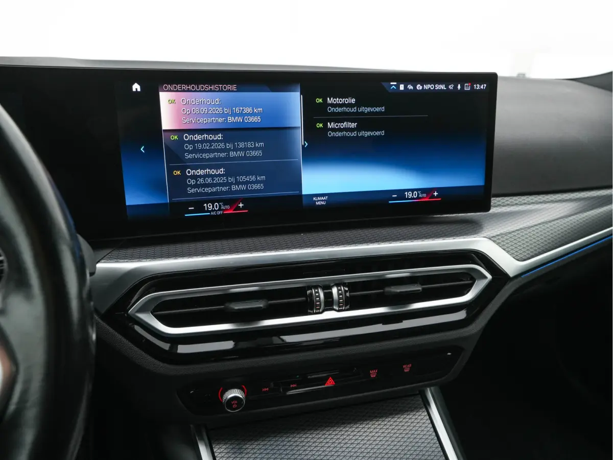 320e M-Sportpack (Plug-in) (INCL.BTW) *LEATHER-MICROFIBRE | FULL-LED | SPORTSEATS | WIDESCREEN-DIGI-COCKPIT | AMBIENT-LIGHT | DAB+ | PRIVACY-GLASS | NAVI-FULLMAP | ECC | PDC | 18''ALU*