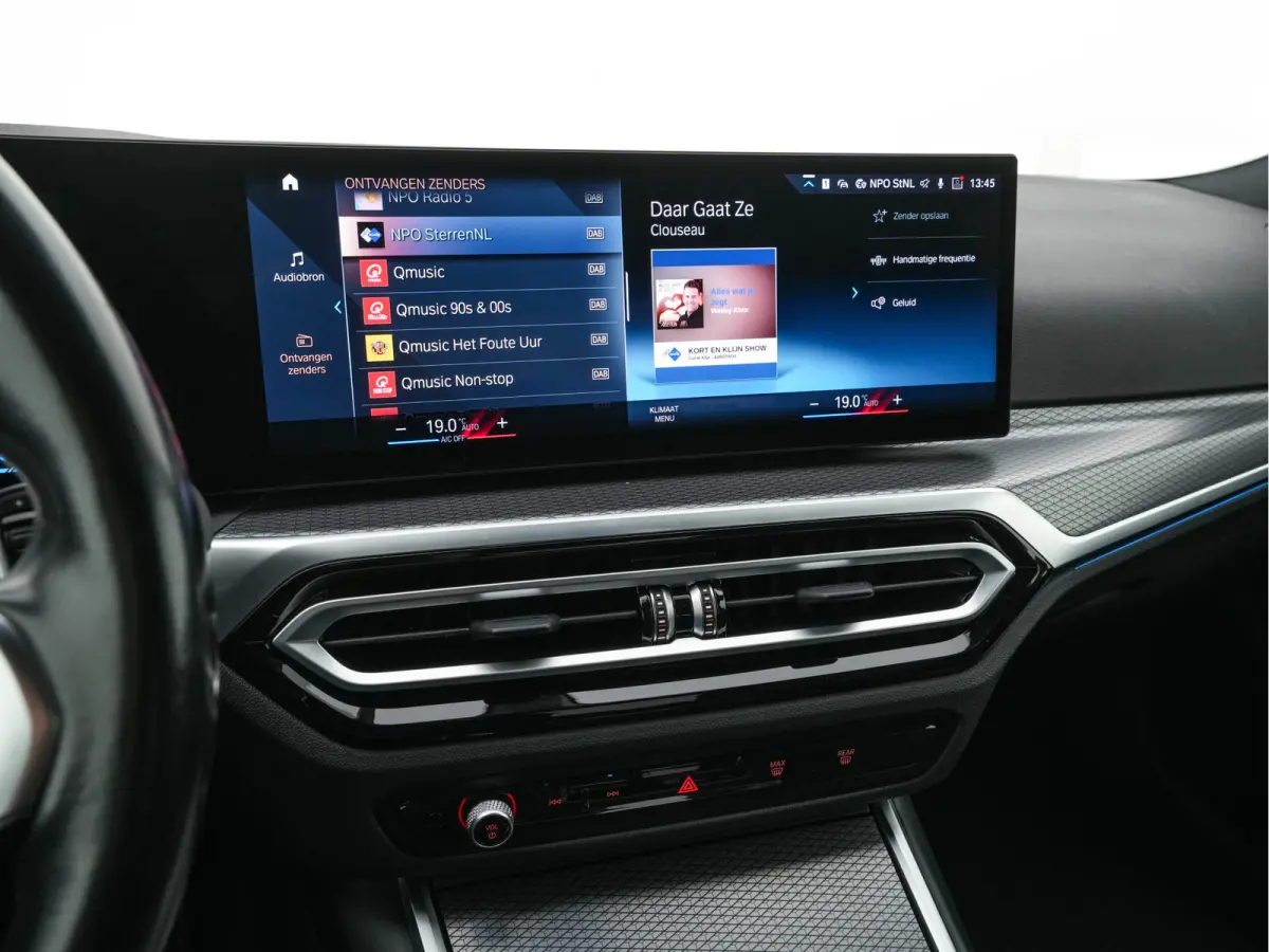 320e M-Sportpack (Plug-in) (INCL.BTW) *LEATHER-MICROFIBRE | FULL-LED | SPORTSEATS | WIDESCREEN-DIGI-COCKPIT | AMBIENT-LIGHT | DAB+ | PRIVACY-GLASS | NAVI-FULLMAP | ECC | PDC | 18''ALU*