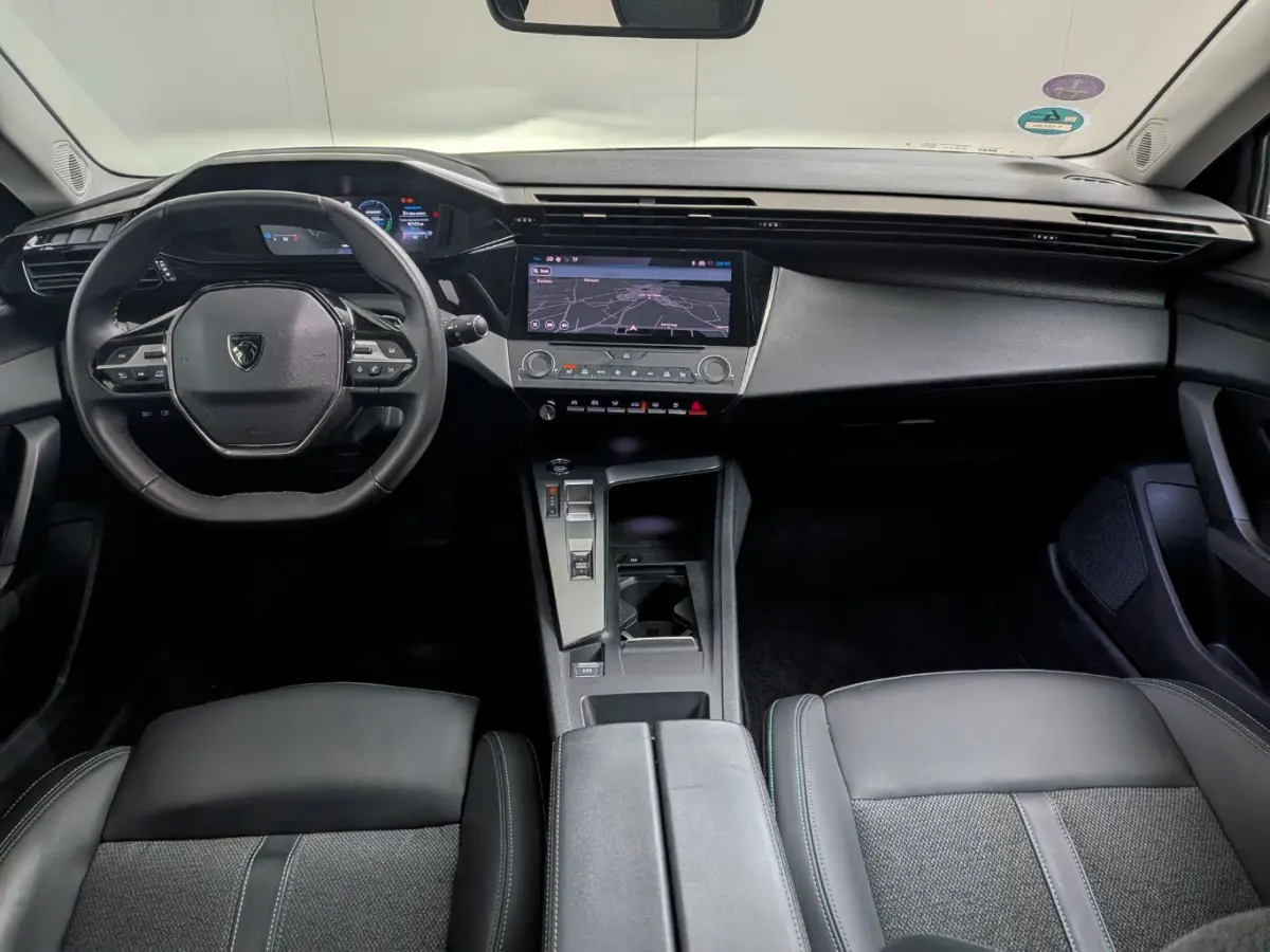 1.6 Plug-in Hybrid 180 Active Pack Business | Dealer Onderhouden! | Trekhaak | Stoelverwarming | LED | Clima | Cruise Control | Navi | Parkeersensoren | Lichtmetalen Velgen