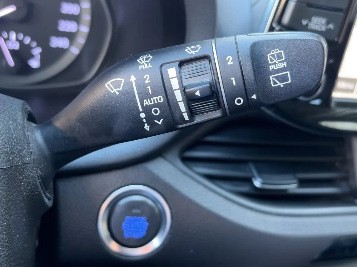 1.4 T-GDI 140pk Premium | Camera | Trekhaak | Climate controle | Carplay | Cruise controle | Half leder | Navigatie | Parkeersensoren