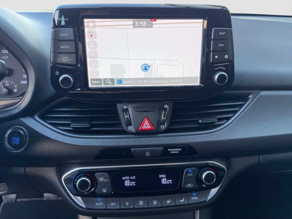 1.4 T-GDI 140pk Premium | Camera | Trekhaak | Climate controle | Carplay | Cruise controle | Half leder | Navigatie | Parkeersensoren