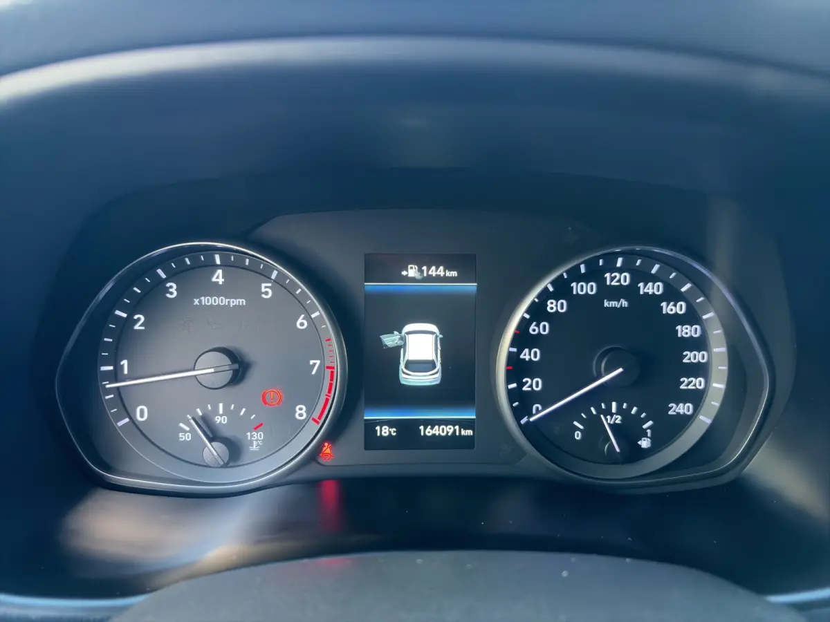 1.4 T-GDI 140pk Premium | Camera | Trekhaak | Climate controle | Carplay | Cruise controle | Half leder | Navigatie | Parkeersensoren