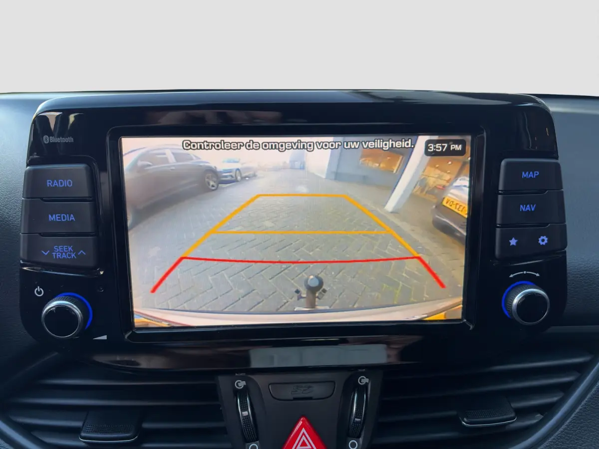 1.4 T-GDI 140pk Premium | Camera | Trekhaak | Climate controle | Carplay | Cruise controle | Half leder | Navigatie | Parkeersensoren
