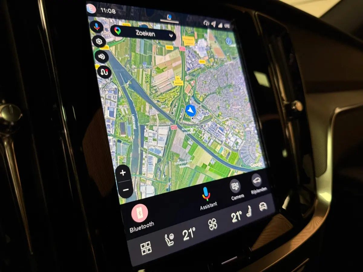 T8 AWD Recharge Plus Dark | Vol! | Schuifdak | Trekhaak | 360 Camera | Head-Up Display | 455pk | All Season banden | Harman Kardon | Adaptieve Cruise Control | Stoelverwarming voor+achter | 