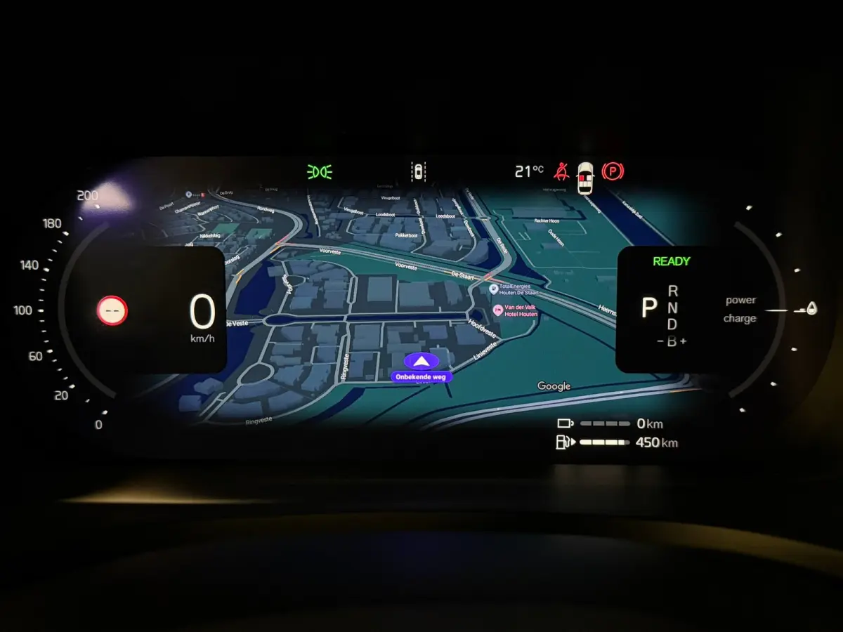 T8 AWD Recharge Plus Dark | Vol! | Schuifdak | Trekhaak | 360 Camera | Head-Up Display | 455pk | All Season banden | Harman Kardon | Adaptieve Cruise Control | Stoelverwarming voor+achter | 