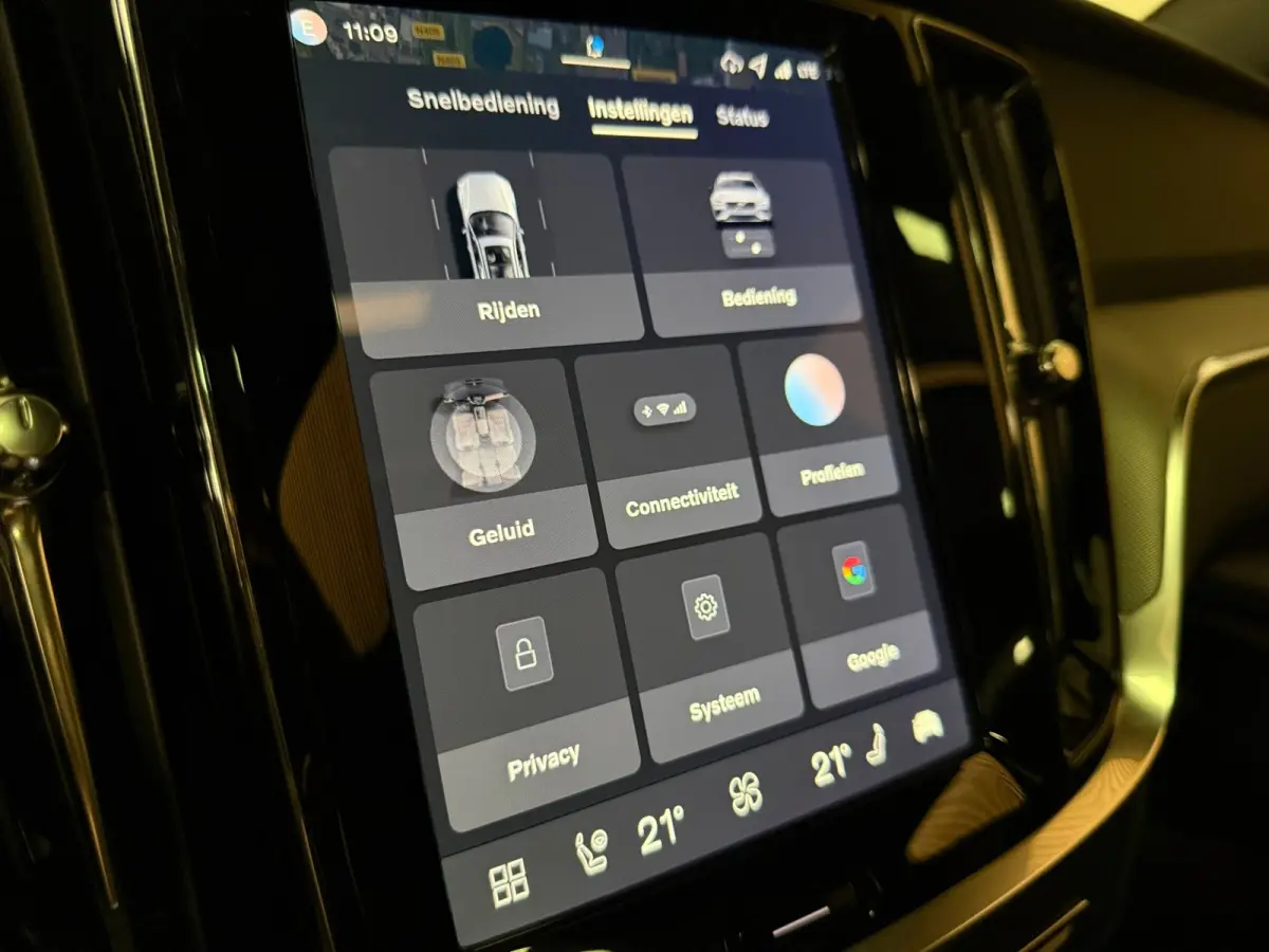 T8 AWD Recharge Plus Dark | Vol! | Schuifdak | Trekhaak | 360 Camera | Head-Up Display | 455pk | All Season banden | Harman Kardon | Adaptieve Cruise Control | Stoelverwarming voor+achter | 