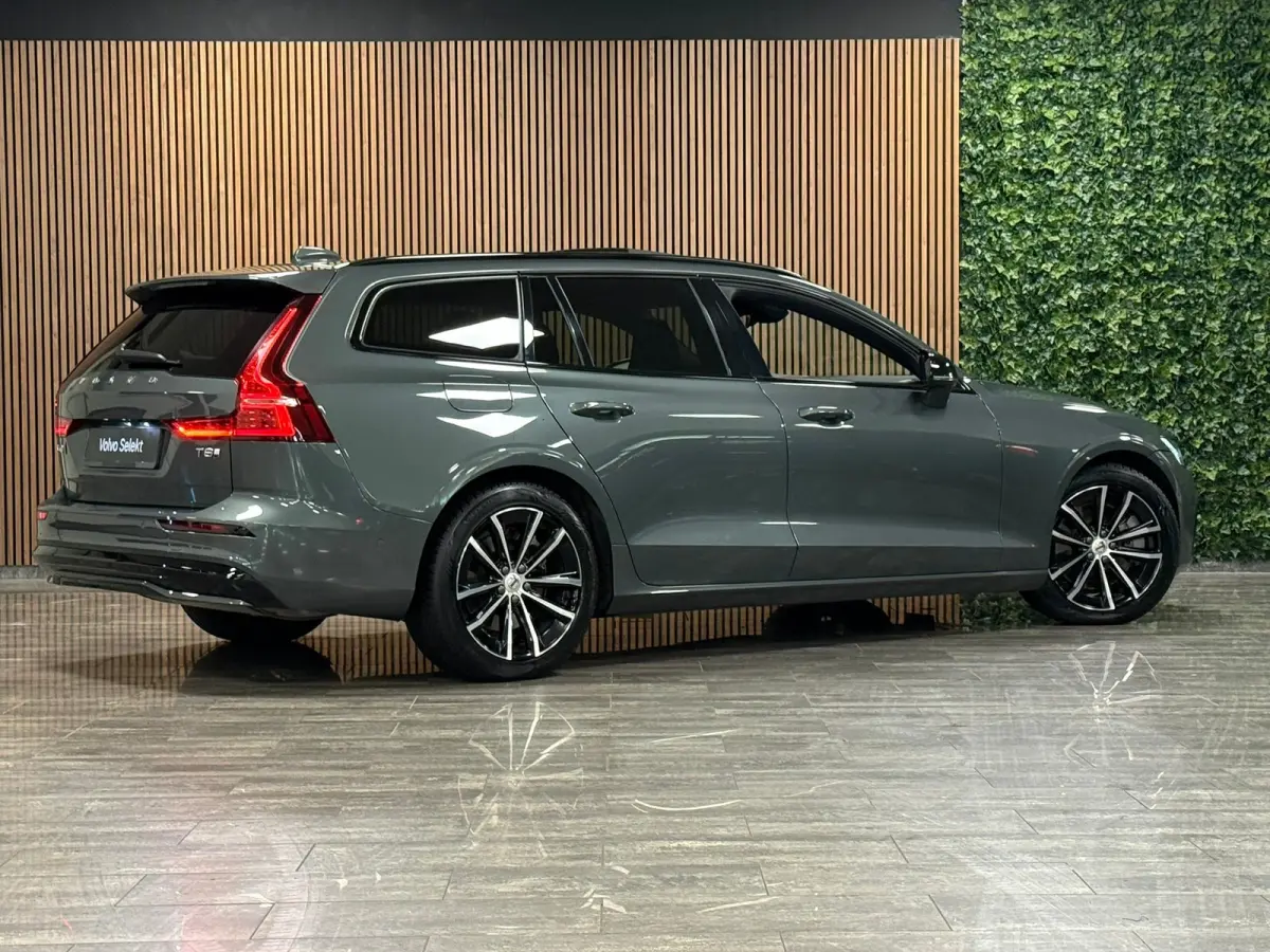 T8 AWD Recharge Plus Dark | Vol! | Schuifdak | Trekhaak | 360 Camera | Head-Up Display | 455pk | All Season banden | Harman Kardon | Adaptieve Cruise Control | Stoelverwarming voor+achter | 
