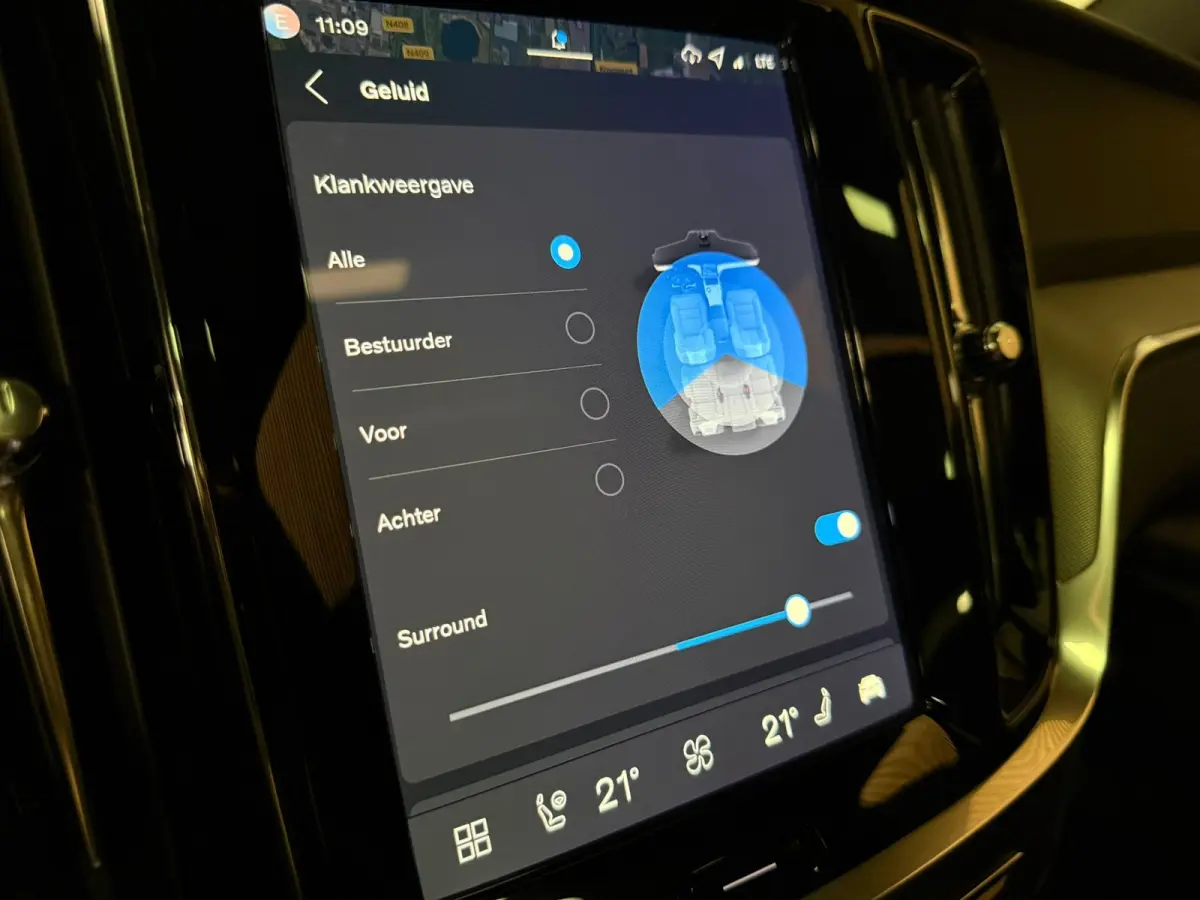 T8 AWD Recharge Plus Dark | Vol! | Schuifdak | Trekhaak | 360 Camera | Head-Up Display | 455pk | All Season banden | Harman Kardon | Adaptieve Cruise Control | Stoelverwarming voor+achter | 