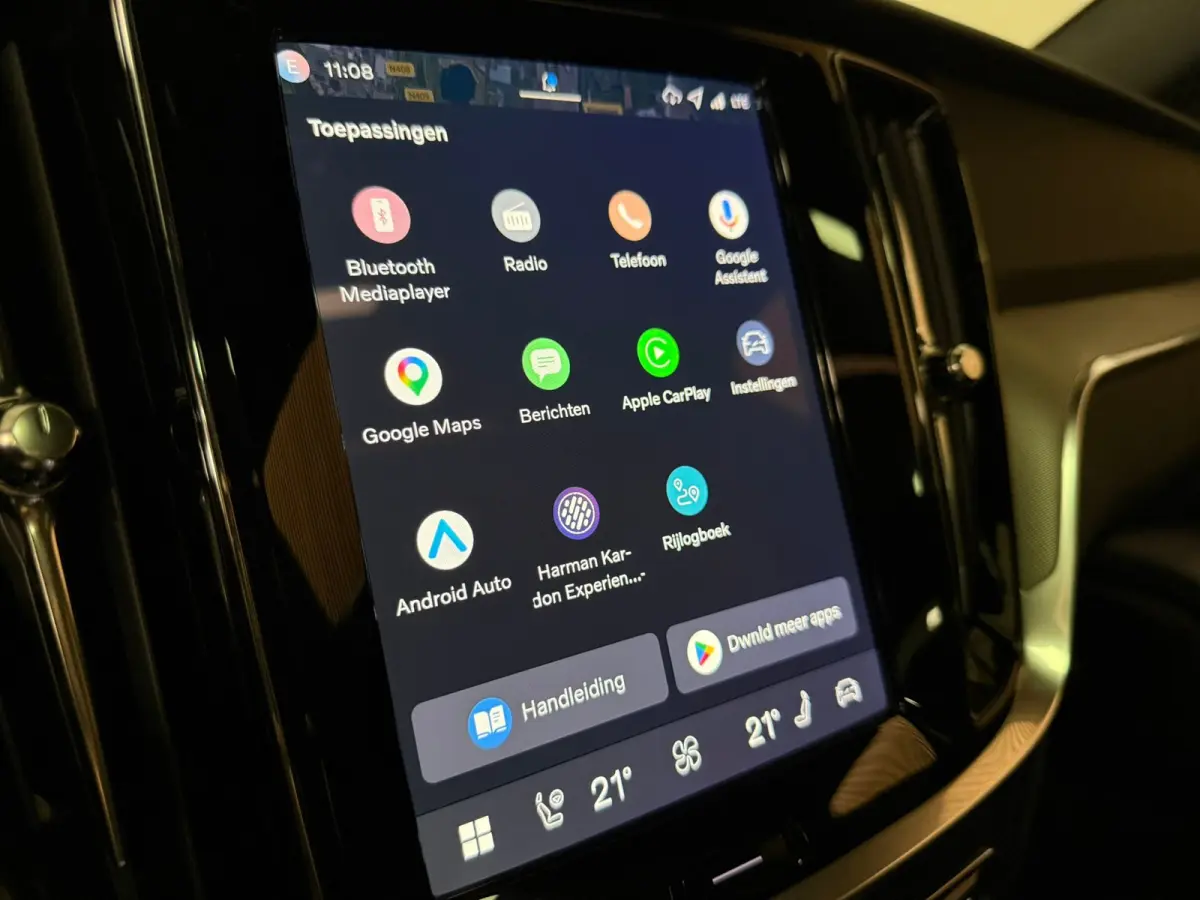 T8 AWD Recharge Plus Dark | Vol! | Schuifdak | Trekhaak | 360 Camera | Head-Up Display | 455pk | All Season banden | Harman Kardon | Adaptieve Cruise Control | Stoelverwarming voor+achter | 