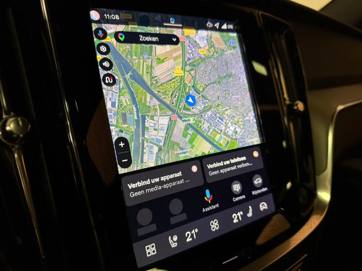 T8 AWD Recharge Plus Dark | Vol! | Schuifdak | Trekhaak | 360 Camera | Head-Up Display | 455pk | All Season banden | Harman Kardon | Adaptieve Cruise Control | Stoelverwarming voor+achter | 