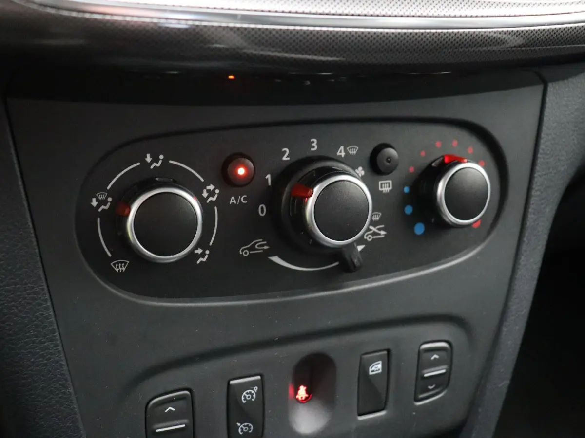 0.9 TCe SL | Trekhaak | Cruise Control | Airco | Navigatie |