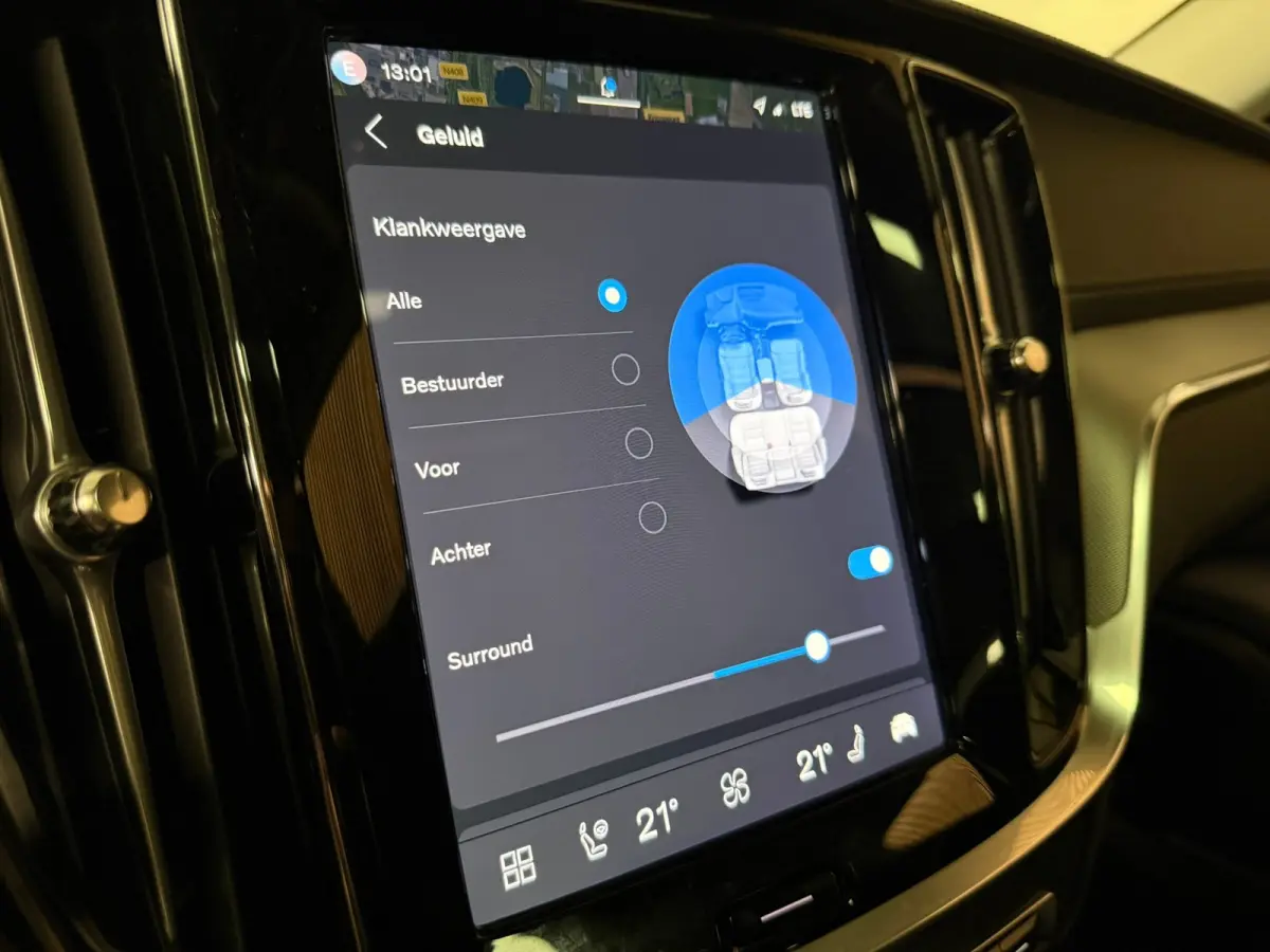 T6 AWD Recharge Ultra Dark | Trekhaak | Schuifdak | Head-Up Display | Harman Kardon | Adaptieve Cruise Control | Stoelverwarming voor+achter | Stuurwielverwarming | 18 Inch | Full LED Meestu