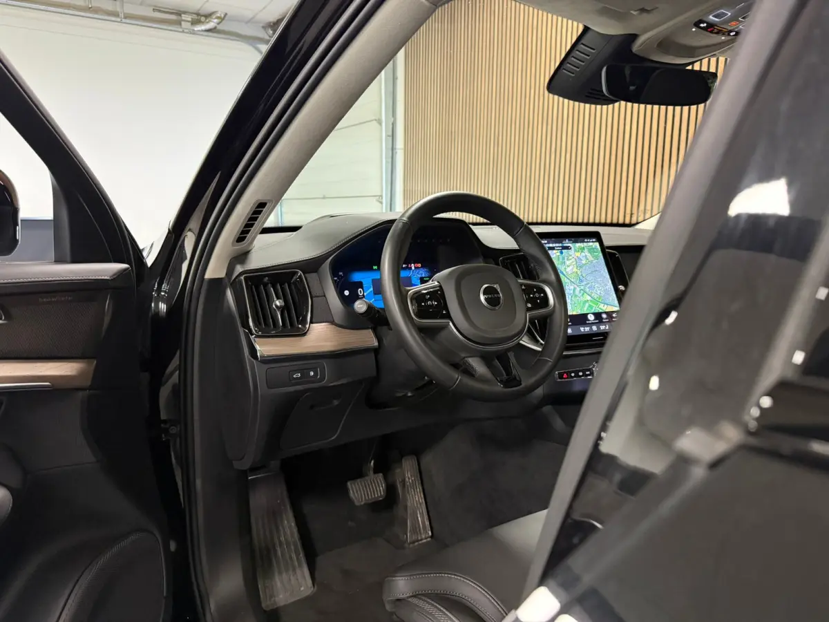 T8 AWD Recharge Ultra Dark | Facelift | Luchtvering | Trekhaak | 360 Camera | Head-Up Display | Harman Kardon | 455pk | Adaptieve Cruise Control | Stoelverwarming voor+achter | Stuurwielverw