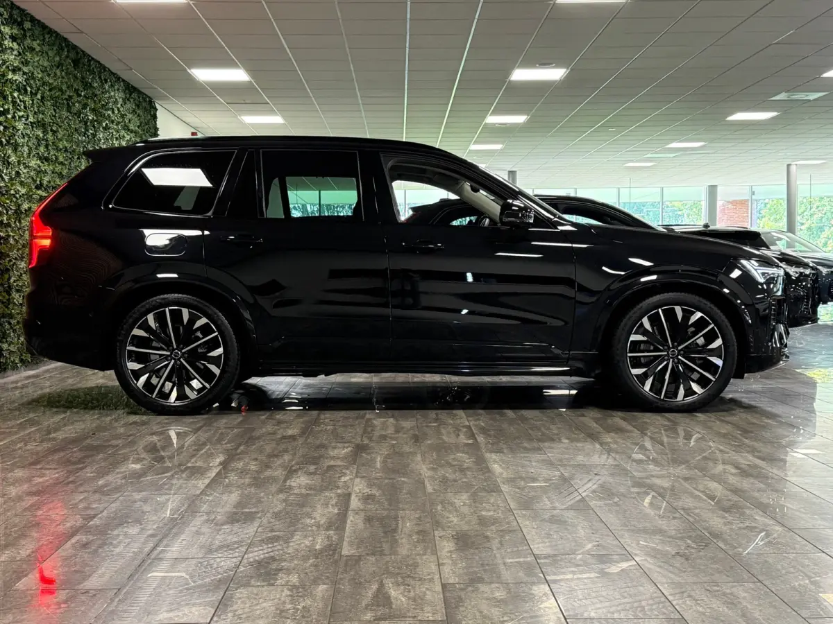T8 AWD Recharge Ultra Dark | Facelift | Luchtvering | Trekhaak | 360 Camera | Head-Up Display | Harman Kardon | 455pk | Adaptieve Cruise Control | Stoelverwarming voor+achter | Stuurwielverw