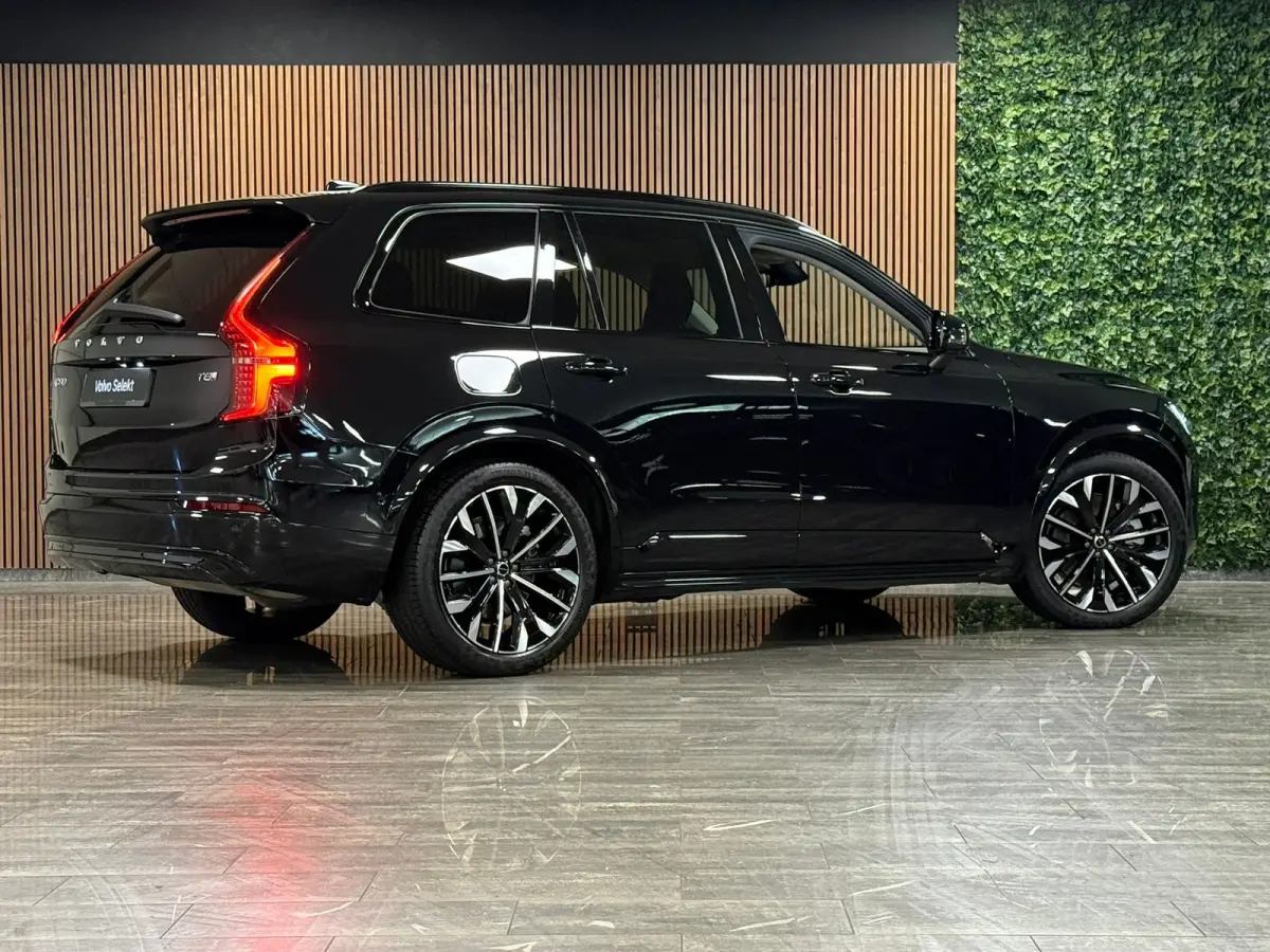 T8 AWD Recharge Ultra Dark | Facelift | Luchtvering | Trekhaak | 360 Camera | Head-Up Display | Harman Kardon | 455pk | Adaptieve Cruise Control | Stoelverwarming voor+achter | Stuurwielverw