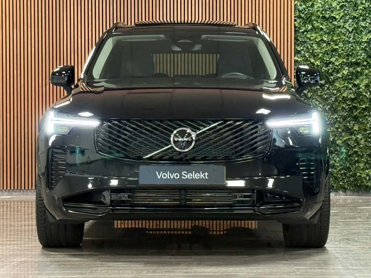 T8 AWD Recharge Ultra Dark | Facelift | Luchtvering | Trekhaak | 360 Camera | Head-Up Display | Harman Kardon | 455pk | Adaptieve Cruise Control | Stoelverwarming voor+achter | Stuurwielverw