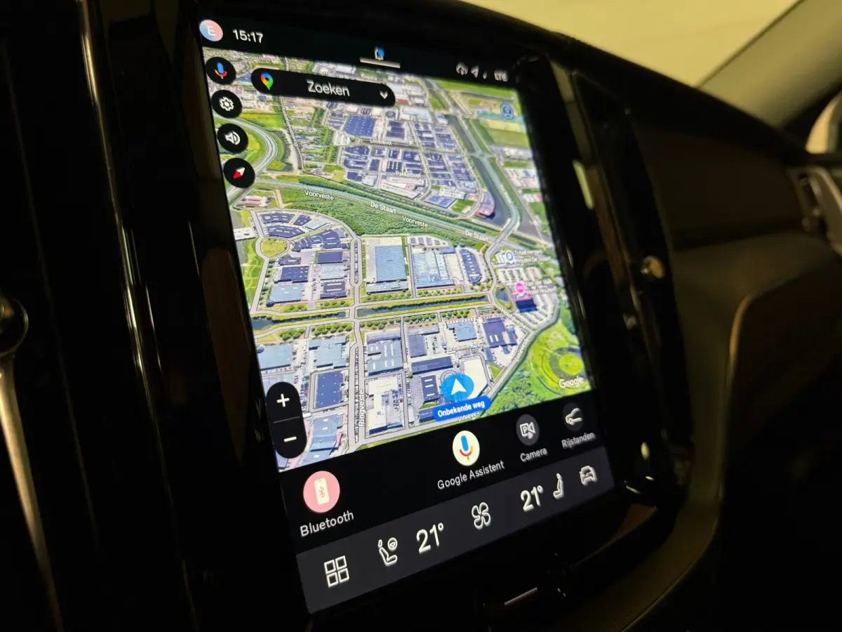 T8 AWD Recharge Ultra Dark | Luchtvering | Trekhaak | 360° Camera | 455pk | Head-Up Display | Harman Kardon | Adaptieve Cruise Control | Stoelverwarming voor+achter | Stuurwielverwarming | 