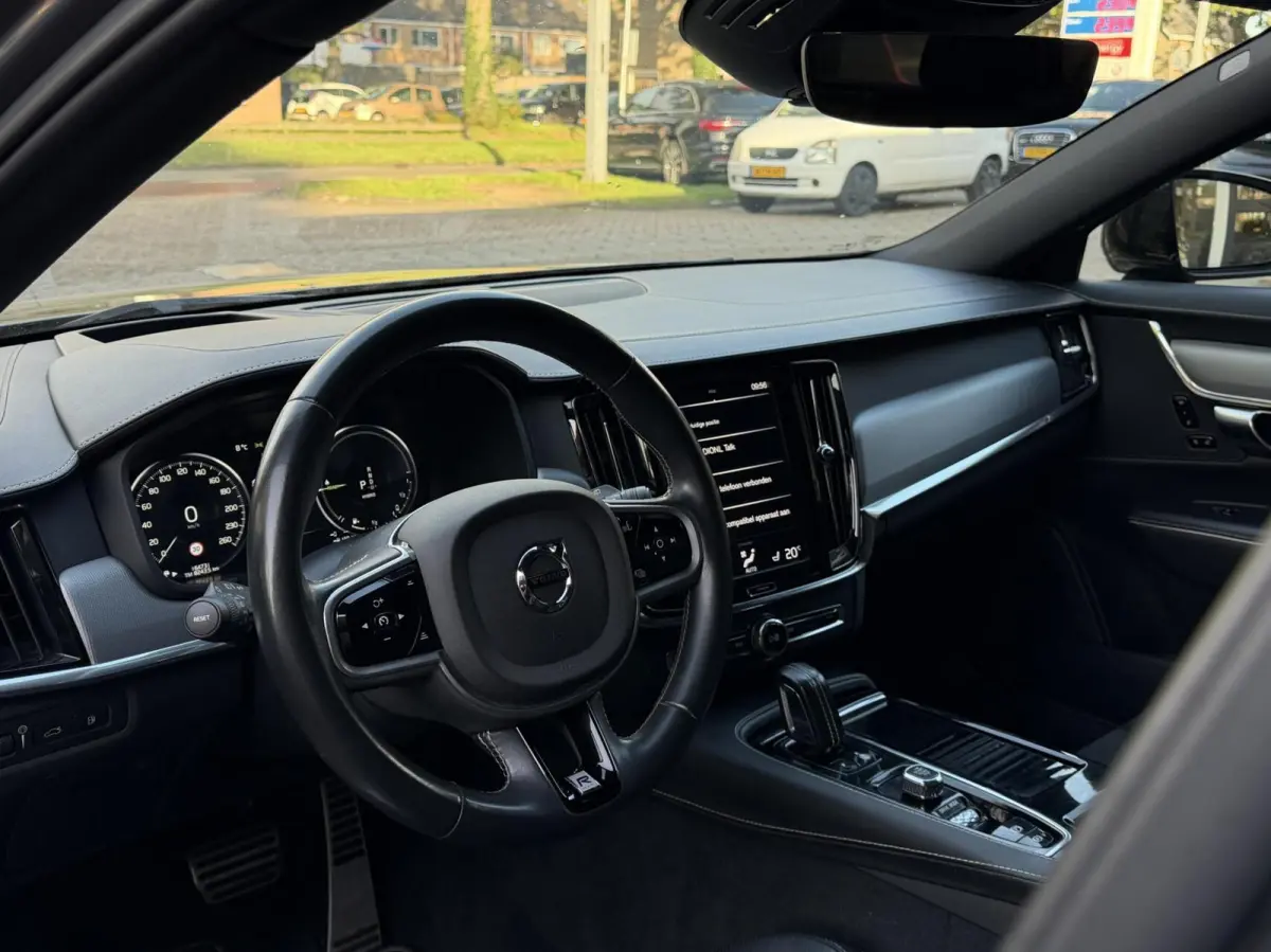2.0 T8 AWD R-Design Leer, Pano, Camera..