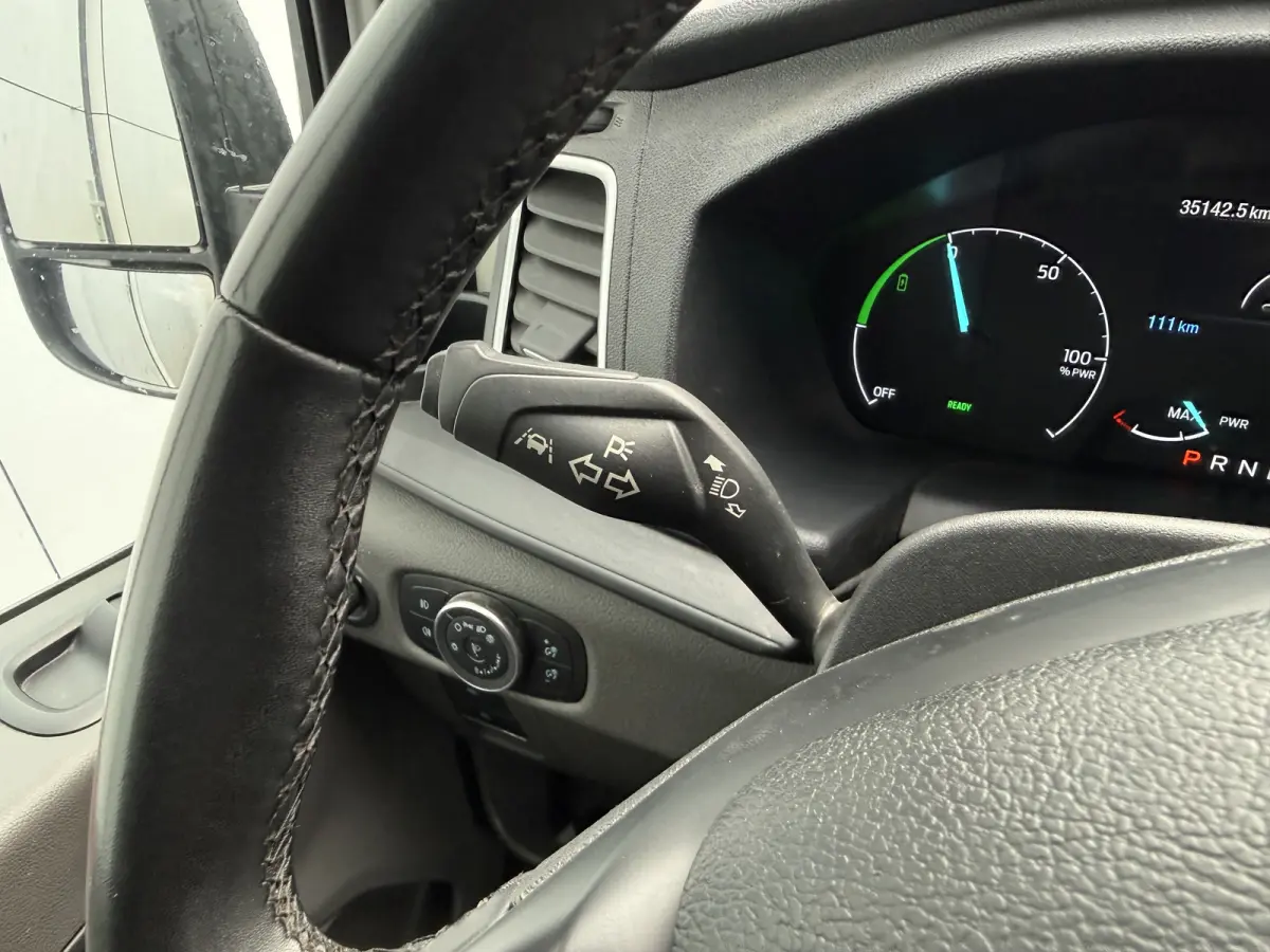 68kWh 184PK L4H3 317km WLTP 94.9% (SOH) BEV Snelladen Carplay Climate control Camera Parkeersensoren v+a Stoelverwarming