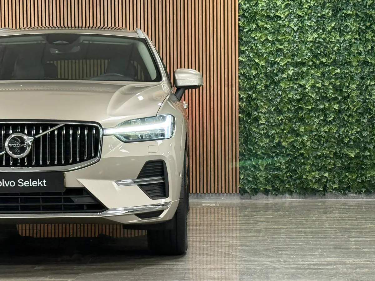 T6 AWD Recharge Plus Bright | Trekhaak | 360° Camera | Harman Kardon | Adaptieve Cruise Control | Stoelverwarming voor+achter | Stuurwielverwarming | Schuifdak | Full LED Meesturende koplam