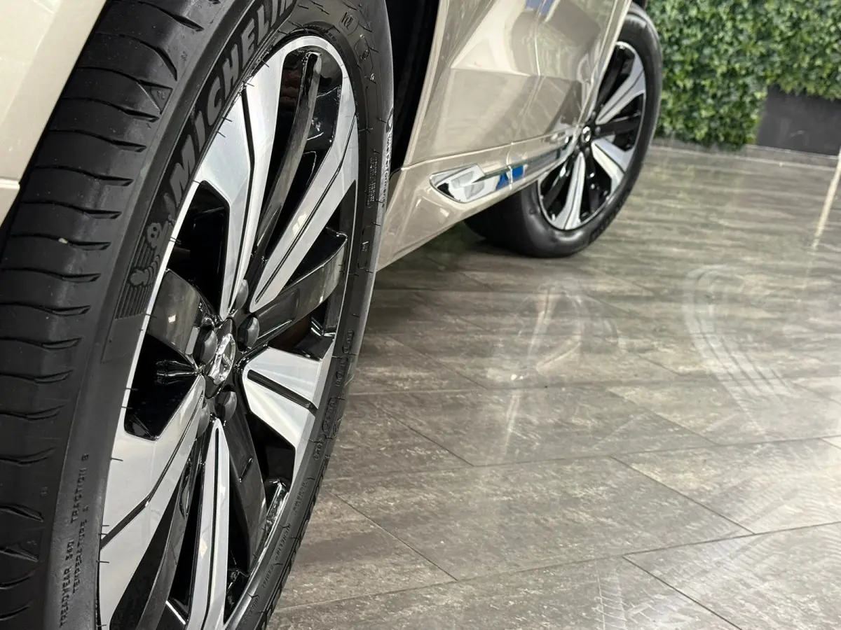T6 AWD Recharge Plus Bright | Trekhaak | 360° Camera | Harman Kardon | Adaptieve Cruise Control | Stoelverwarming voor+achter | Stuurwielverwarming | Schuifdak | Full LED Meesturende koplam