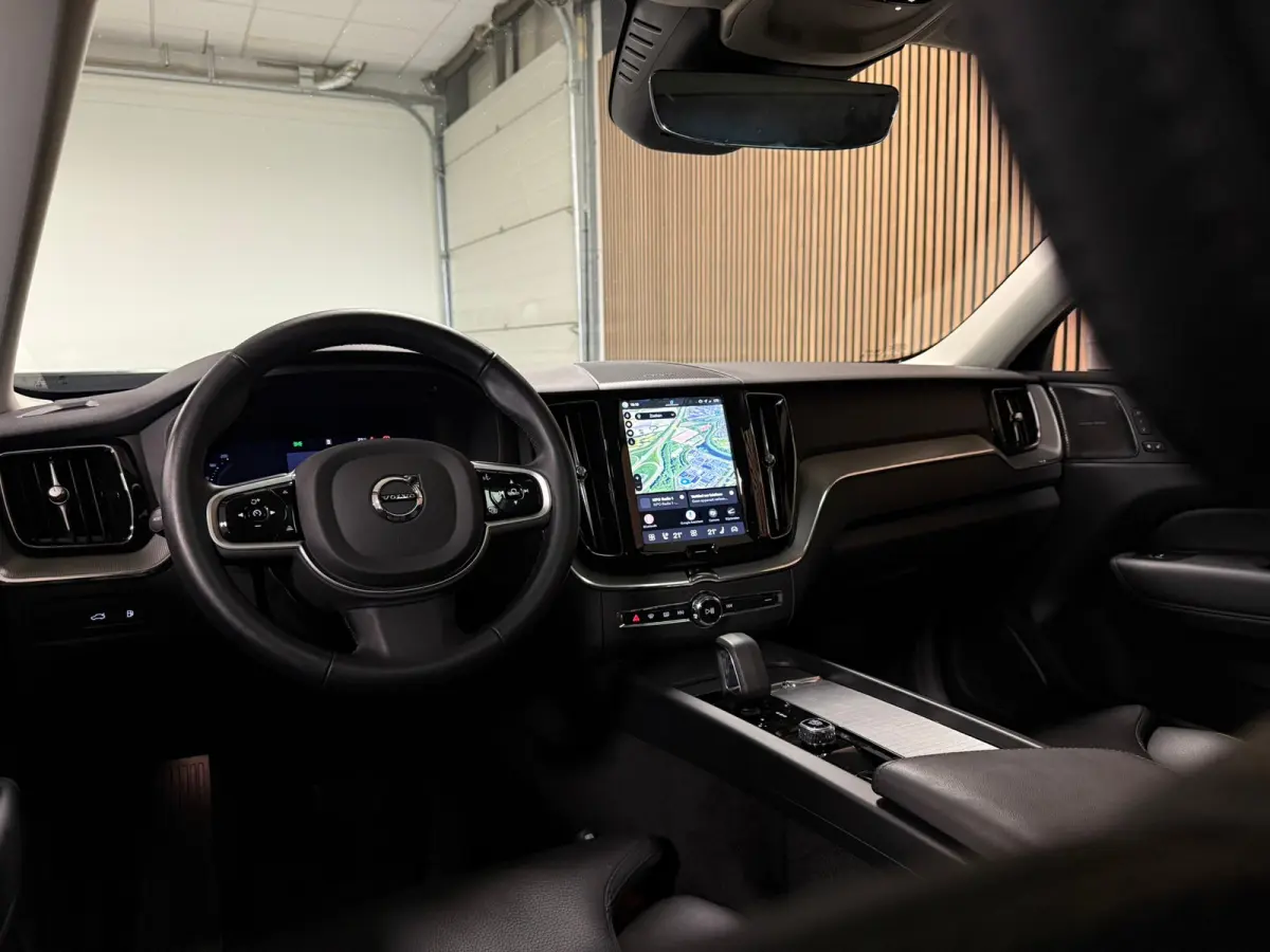 T6 AWD Recharge Plus Bright | Trekhaak | 360° Camera | Harman Kardon | Adaptieve Cruise Control | Stoelverwarming voor+achter | Stuurwielverwarming | Schuifdak | Full LED Meesturende koplam