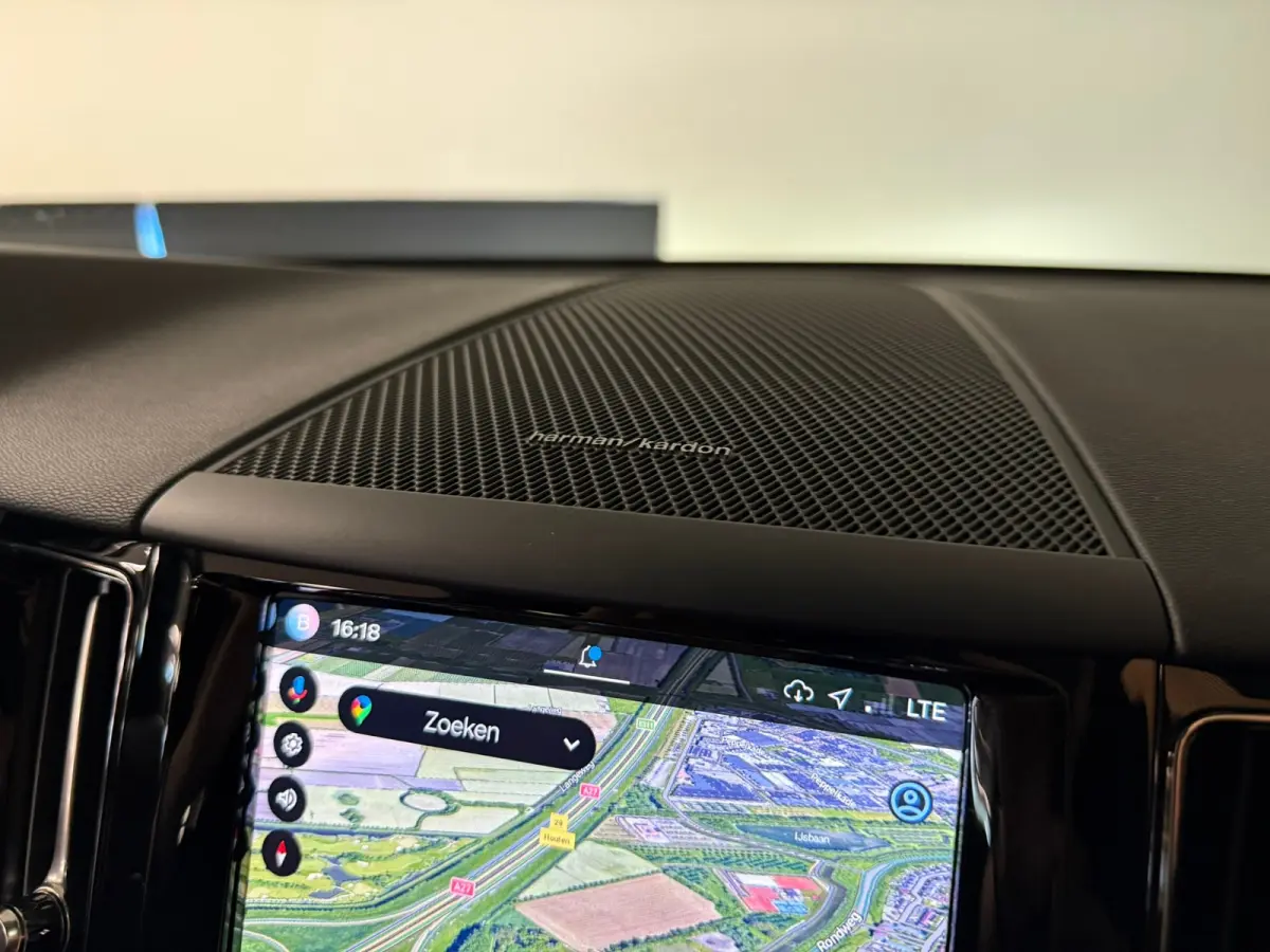 T6 AWD Recharge Plus Bright | Trekhaak | 360° Camera | Harman Kardon | Adaptieve Cruise Control | Stoelverwarming voor+achter | Stuurwielverwarming | Schuifdak | Full LED Meesturende koplam